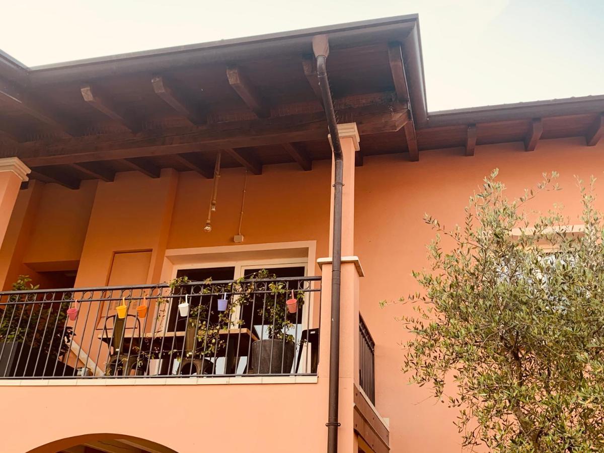 Charming Attic Apartment With Balcony & Swimming Pool Desenzano del Garda Extérieur photo