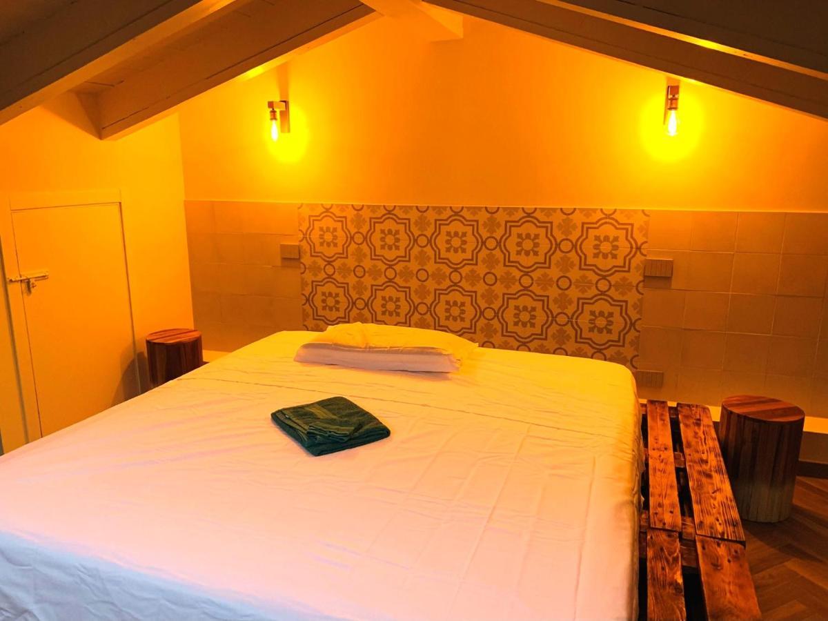 Charming Attic Apartment With Balcony & Swimming Pool Desenzano del Garda Extérieur photo