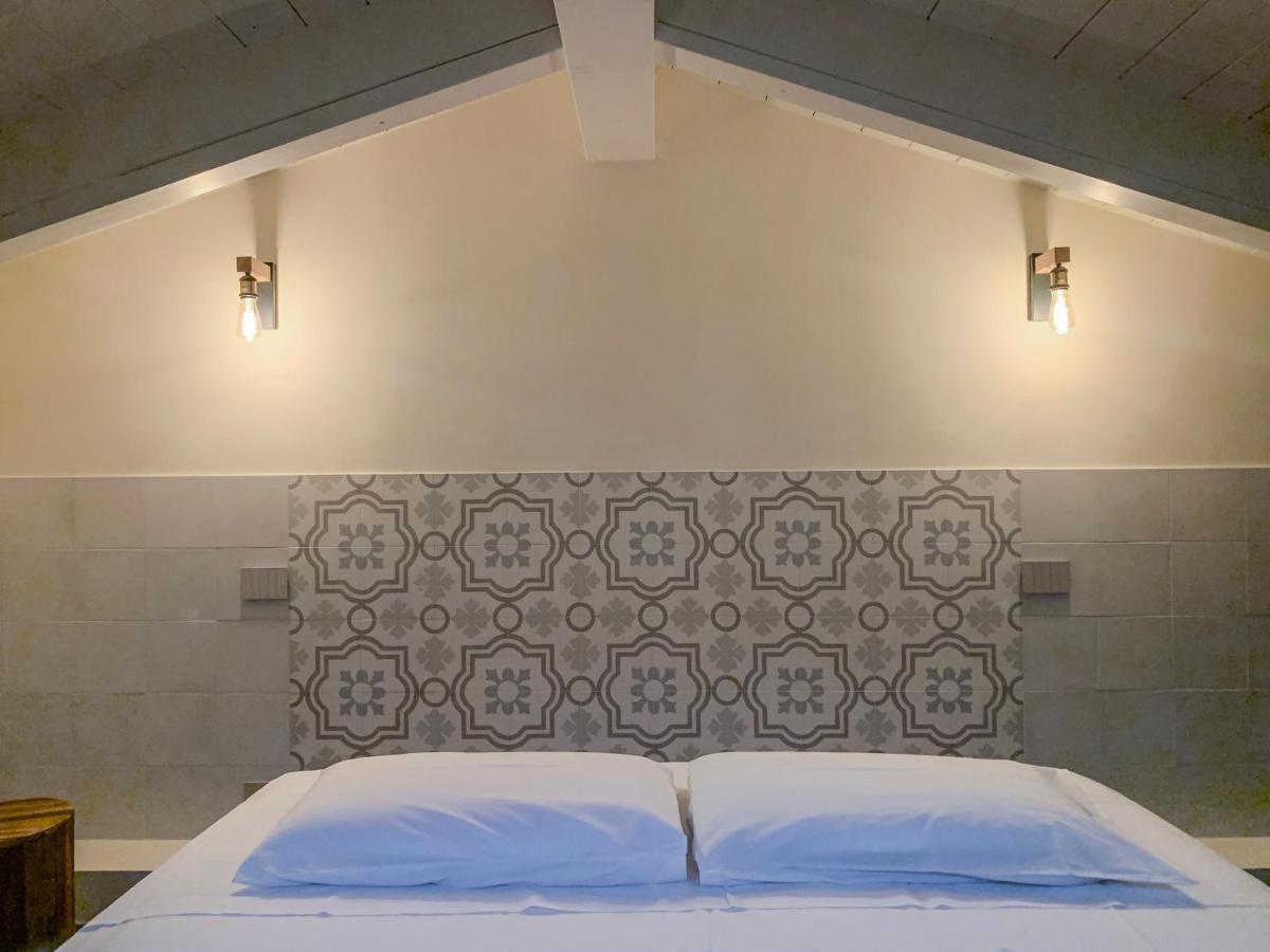 Charming Attic Apartment With Balcony & Swimming Pool Desenzano del Garda Extérieur photo