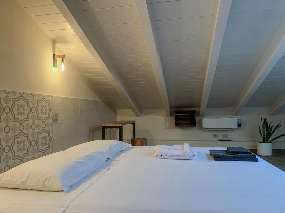 Charming Attic Apartment With Balcony & Swimming Pool Desenzano del Garda Extérieur photo
